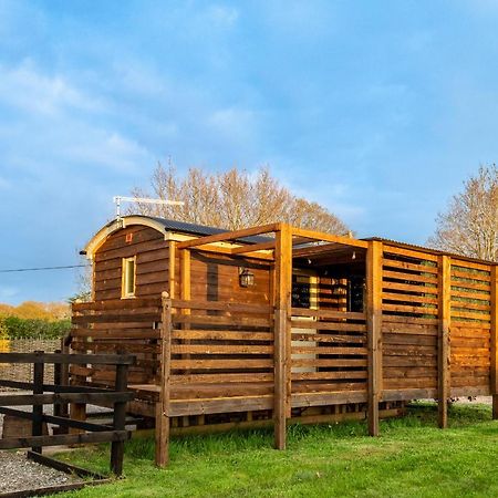 Hillside View Shepherds Hut Little Witley Exterior foto