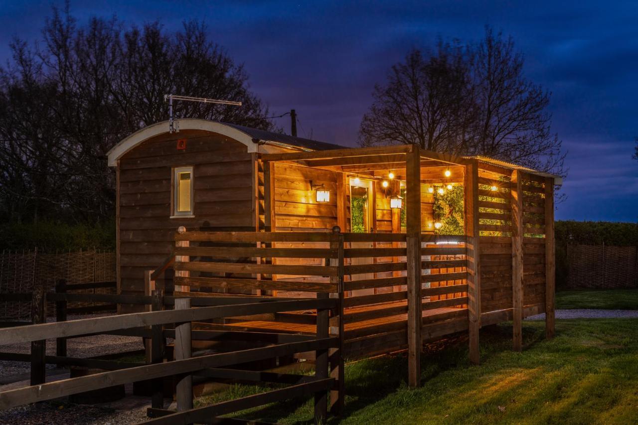 Hillside View Shepherds Hut Little Witley Exterior foto