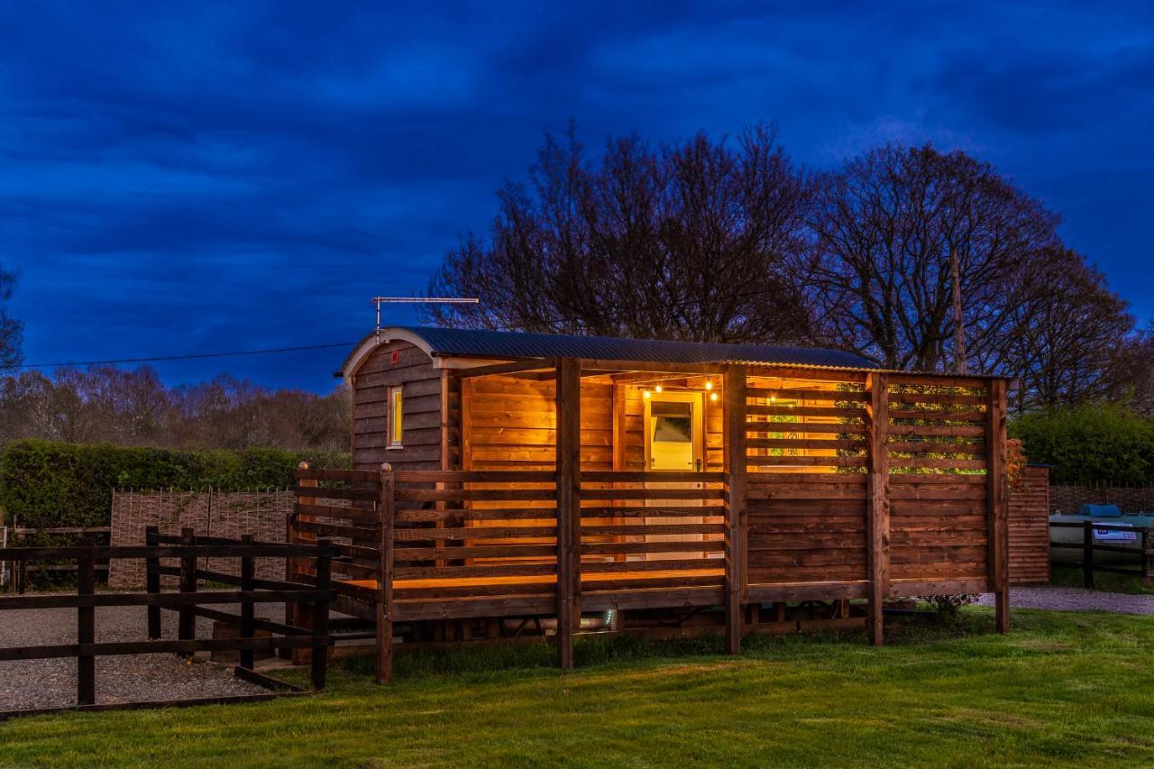 Hillside View Shepherds Hut Little Witley Exterior foto